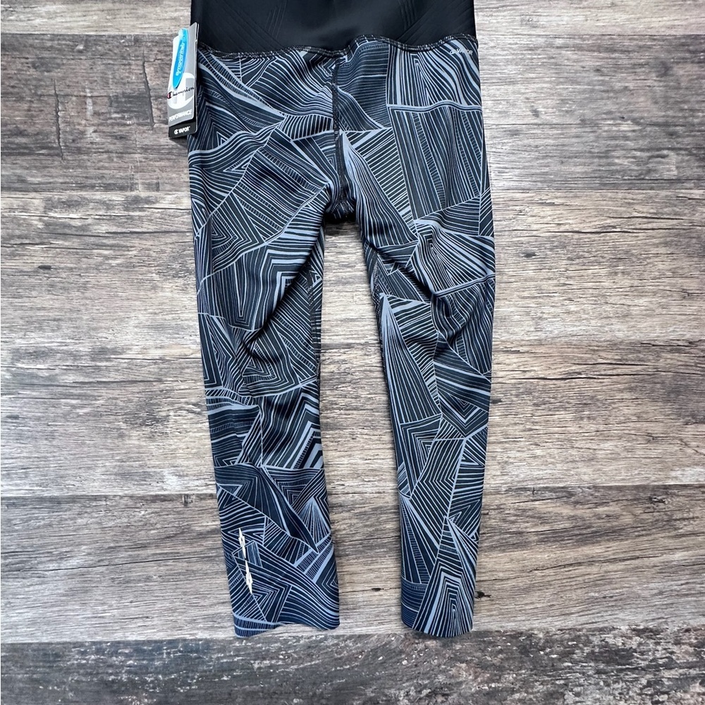 Champion Black Leggings with Form-Fitting Design and Elastic Waistband
